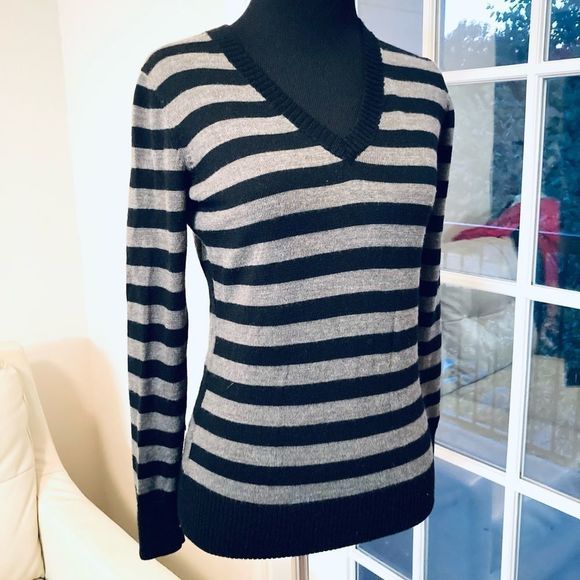 Bossini Ladies Wool Blend Striped Sweater Size Small - Picture 2 of 5